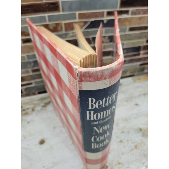 Vintage Better Homes and Gardens New Cookbook, Red Plaid Binder Tabbed - Picture 4 of 9